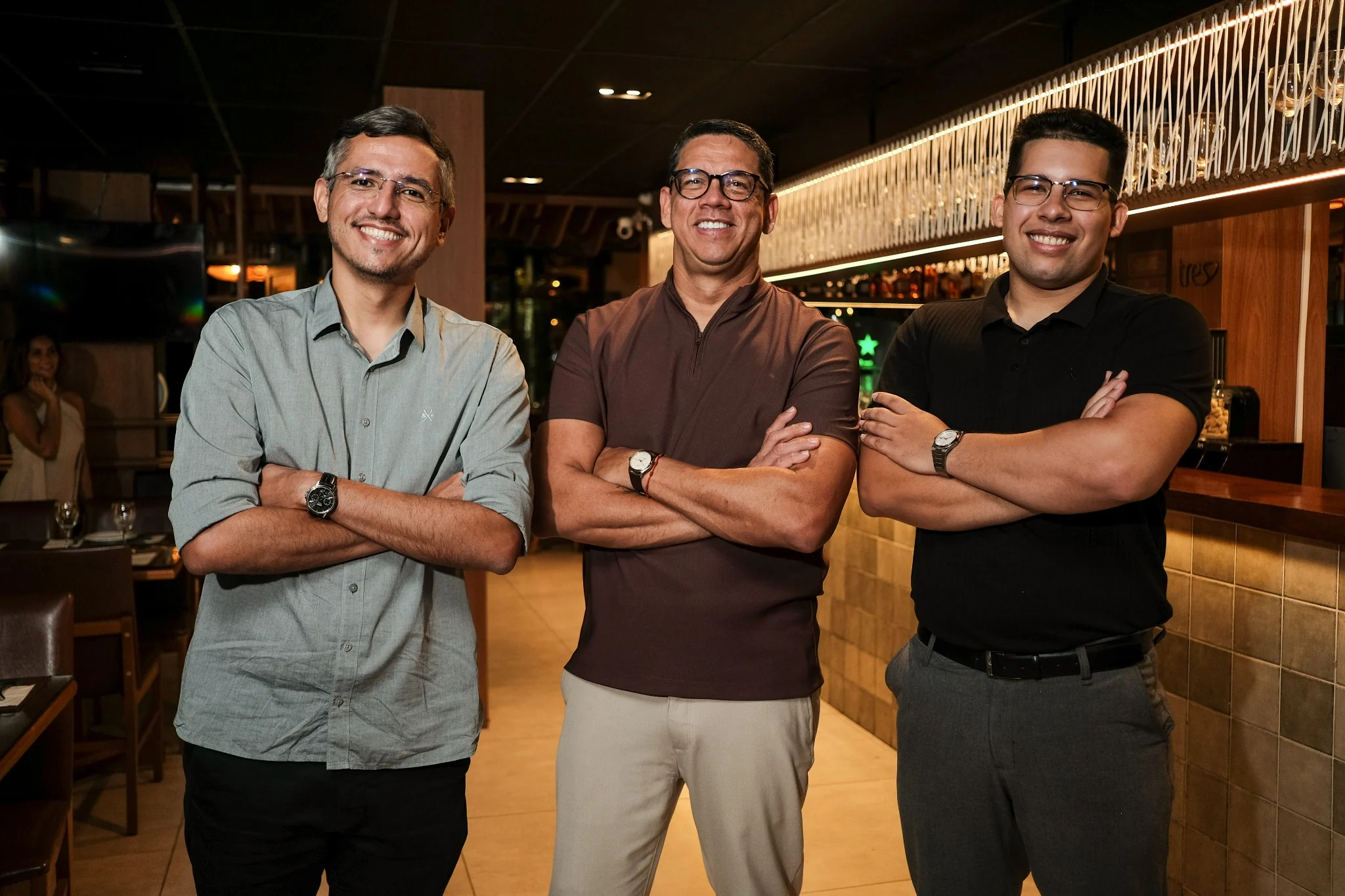 Três participantes juntos no Entre Donos